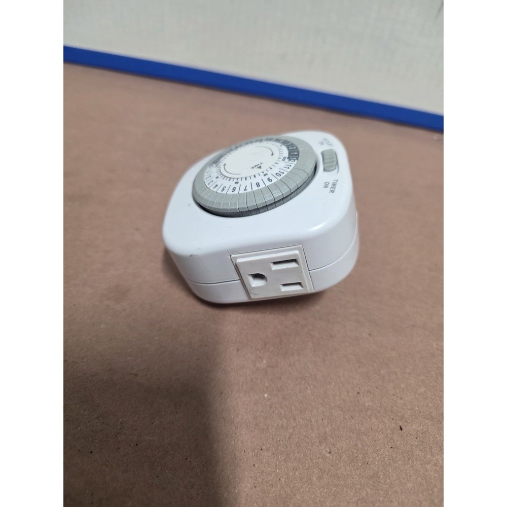 Hyper Tough Indoor Grounded Analog Timer with 3-Prong Outlet